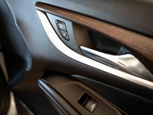 Used 2023 Buick Enclave Avenir image 37