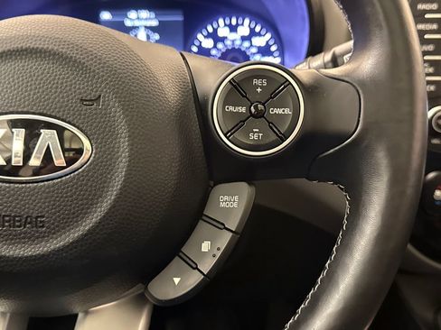 Used 2017 Kia Soul + w/ Primo Package FWD image 30