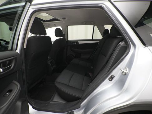 Used 2019 Subaru Outback 2.5i Premium AWD/4WD image 16