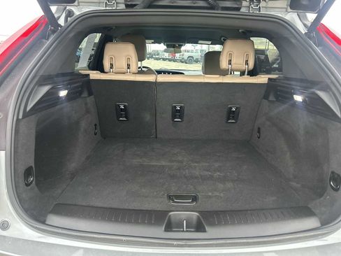 Certified 2024 Cadillac XT4 Luxury w/ Cold Weather Package image 25
