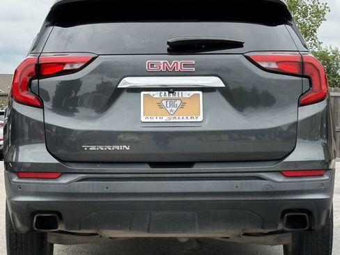 Used 2019 GMC Terrain SLE w/ Driver Convenience Package image 3