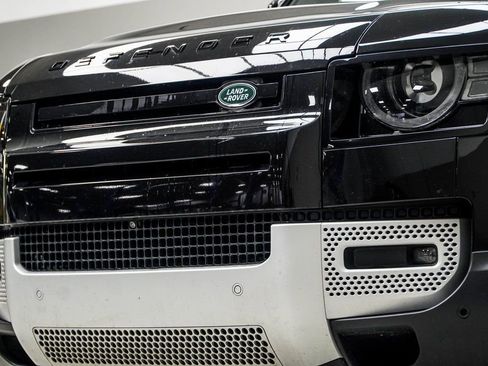 Used 2025 Land Rover Defender 110 S AWD/4WD image 2