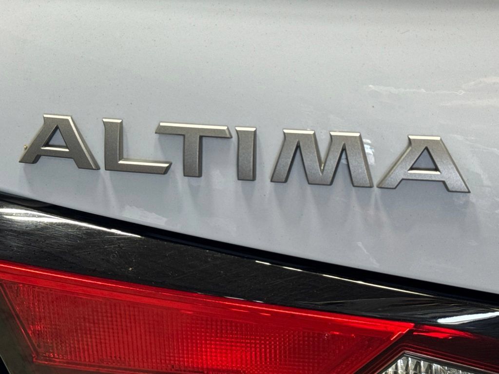 Used 2024 Nissan Altima 2.5 SR FWD image 31