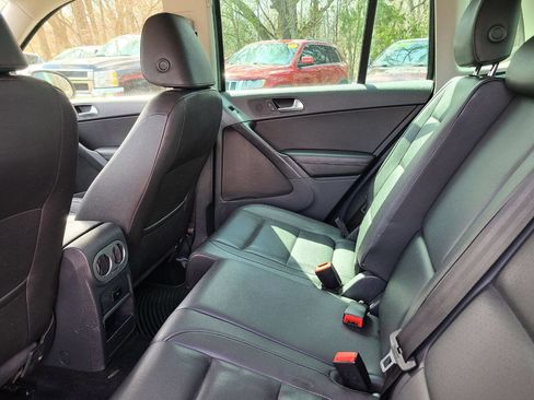 Used 2013 Volkswagen Tiguan SE image 24