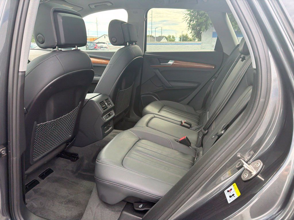 Used 2023 Audi Q5 2.0T Premium Plus w/ Premium Plus Package AWD/4WD image 21