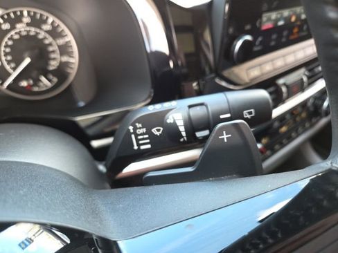 Used 2023 Nissan Pathfinder SL AWD/4WD image 64