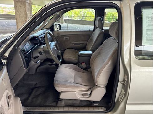 Used 2003 Toyota Tacoma 2WD Xtracab image 10