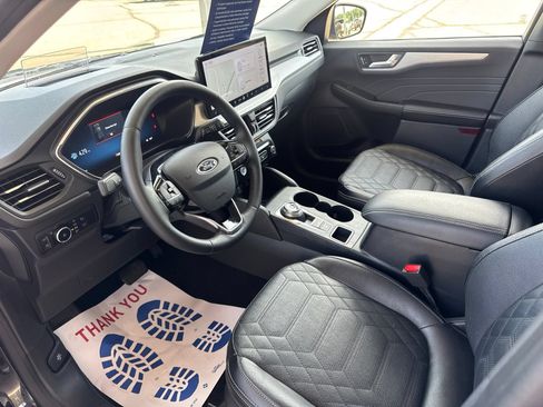 Certified 2023 Ford Escape Platinum w/ Premium Technology Package AWD/4WD image 17
