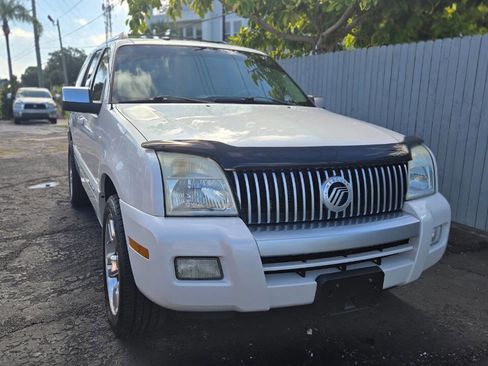 Used 2010 Mercury Mountaineer Premier RWD image 2
