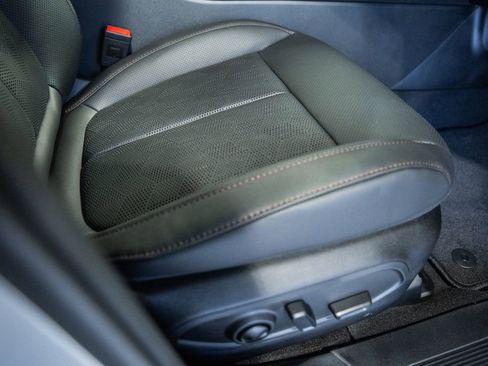 New 2026 Jeep Cherokee Overland image 39