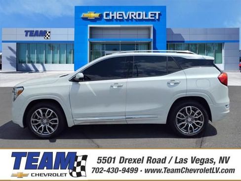 Used 2022 GMC Terrain Denali w/ Denali Premium Package AWD/4WD image 1