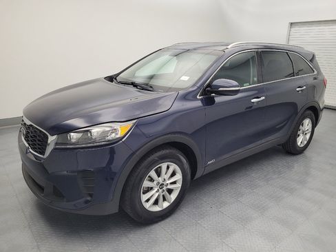 Used 2019 Kia Sorento AWD w/ LX Convenience Package image 2