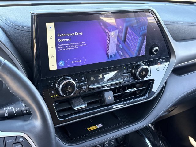 Used 2023 Toyota Highlander Limited FWD image 28