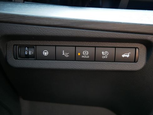 Used 2023 Nissan Ariya AWD/4WD image 24