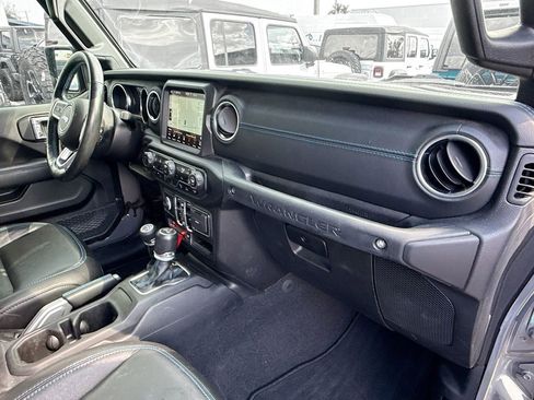 Used 2021 Jeep Wrangler Unlimited Rubicon 4xe w/ Cold Weather Group AWD/4WD image 33
