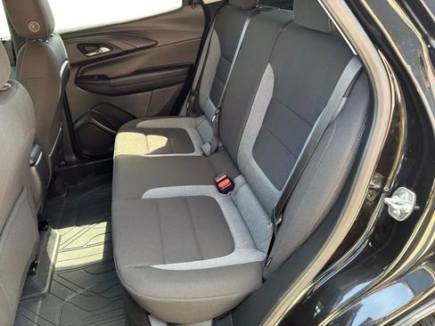 Used 2025 Chevrolet TrailBlazer LT w/ LT Cold Weather Package FWD image 26