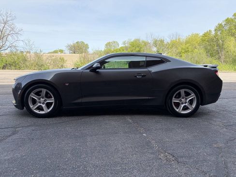Used 2016 Chevrolet Camaro LT w/ Technology Package RWD image 4