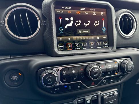 Used 2021 Jeep Wrangler Unlimited Sahara w/ Cold Weather Group AWD/4WD image 31