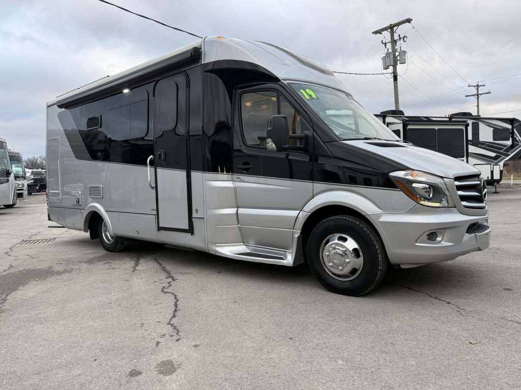 Used 2017 Mercedes-Benz Sprinter 3500 image 36