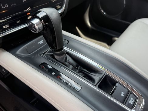 Used 2017 Honda HR-V EX-L image 13
