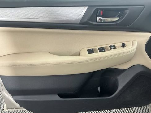 Used 2017 Subaru Legacy 2.5i Premium AWD/4WD image 7