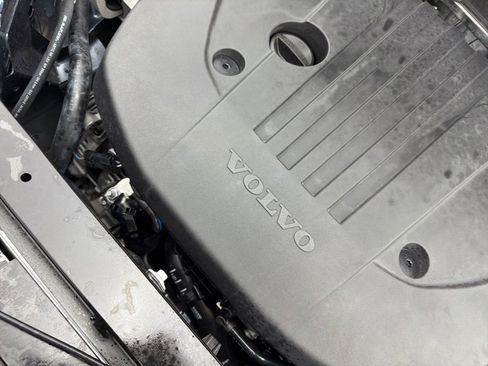 Used 2026 Volvo XC60 B5 Plus w/ Protection Package Premier image 31