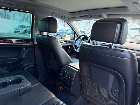 Used 2011 Volkswagen Touareg Hybrid image 29