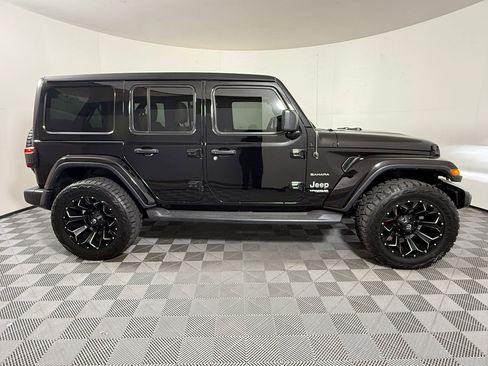 Used 2018 Jeep Wrangler Unlimited Sahara image 8