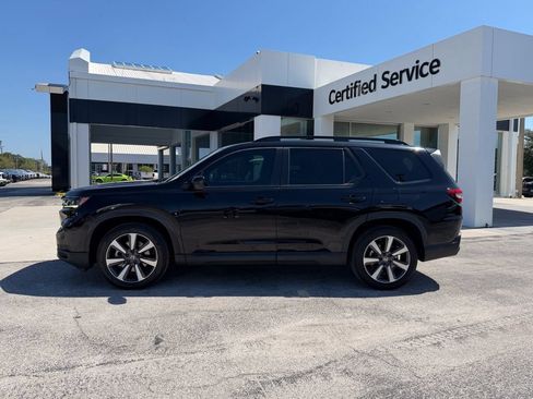 Used 2023 Honda Pilot Sport image 8