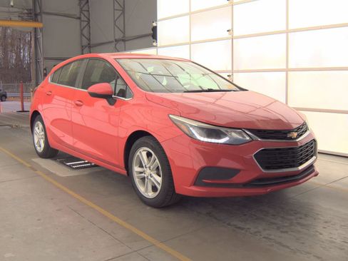 Used 2018 Chevrolet Cruze LT w/ Convenience Package image 5