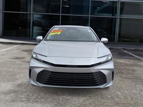 Used 2025 Toyota Camry LE FWD image 3