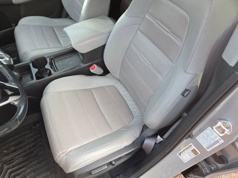 Used 2019 Honda CR-V Touring image 12