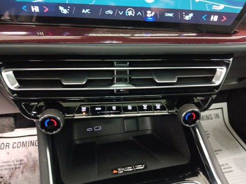 New 2026 Chevrolet Traverse Z71 w/ Enhanced Driving Package image 17