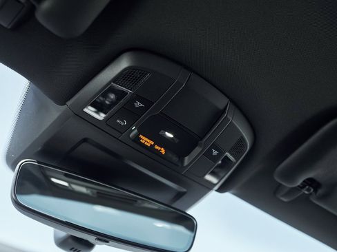 Used 2024 Porsche 911 Carrera 4S w/ Premium Package image 77