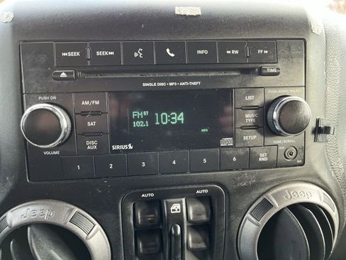 Used 2018 Jeep Wrangler Unlimited Sport S image 14