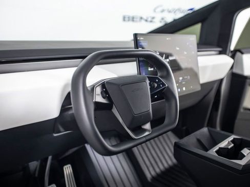 Used 2024 Tesla Cybertruck AWD Crew Cab image 20