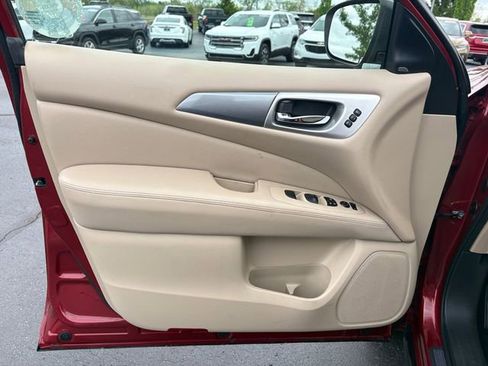 Used 2018 Nissan Pathfinder SL w/ SL Premium Package AWD/4WD image 18