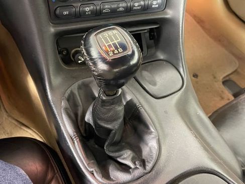 Used 2001 Chevrolet Corvette Convertible w/ Preferred Equipment Group2 image 8