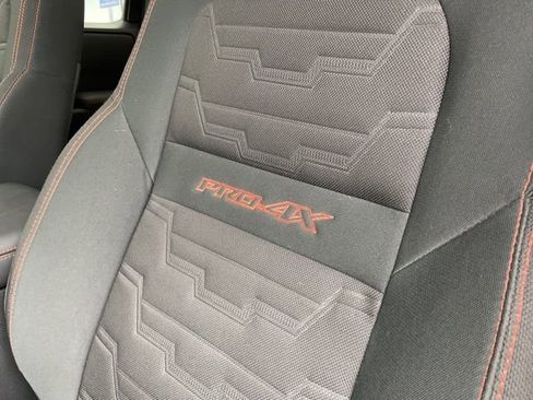 Used 2022 Nissan Frontier PRO-4X image 10