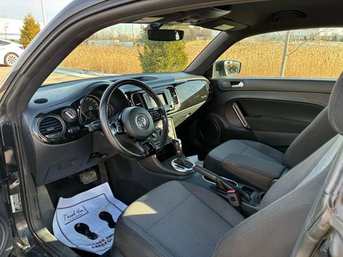 Used 2017 Volkswagen Beetle 1.8T S image 9