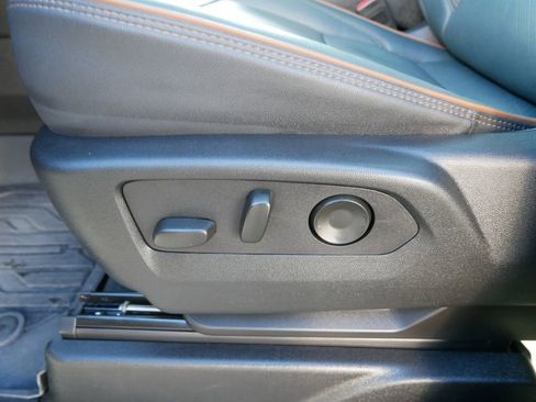 Certified 2025 GMC Yukon XL AT4 w/ AT4 Premium Package image 18