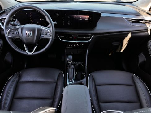 Used 2024 Buick Encore GX Avenir image 28