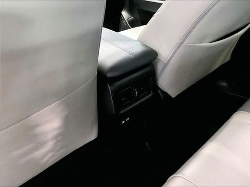 Used 2022 Toyota RAV4 XLE Premium image 25