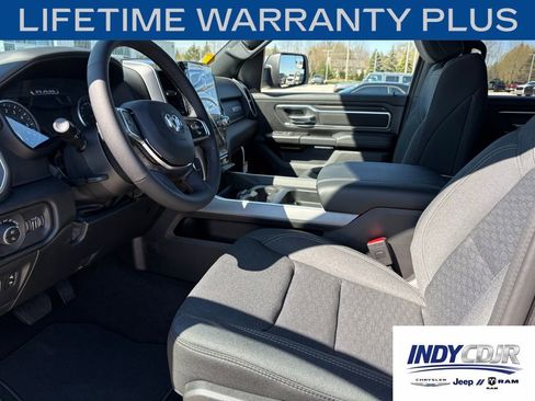 New 2026 RAM 1500 4x4 Crew Cab image 7