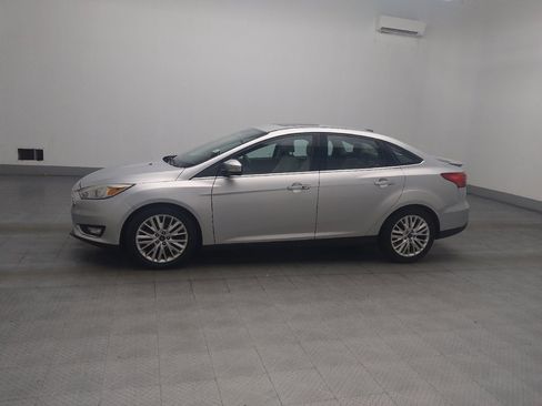 Used 2018 Ford Focus Titanium FWD image 2