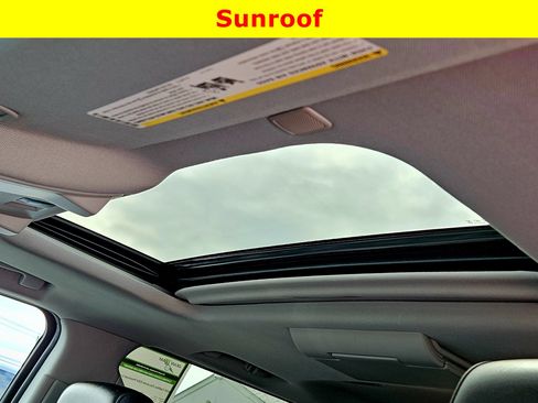 Used 2020 Cadillac Escalade ESV Premium Luxury image 24