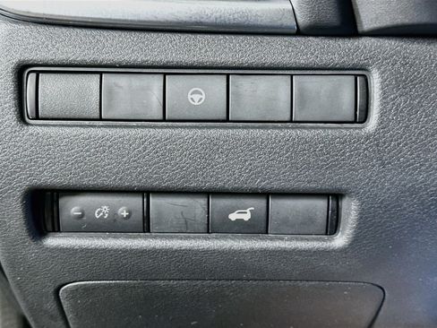 Used 2023 Nissan Rogue SL w/ SL Premium Package FWD image 17