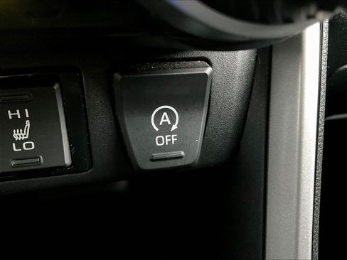 Used 2021 Toyota RAV4 XLE w/ Convenience Package AWD/4WD image 15