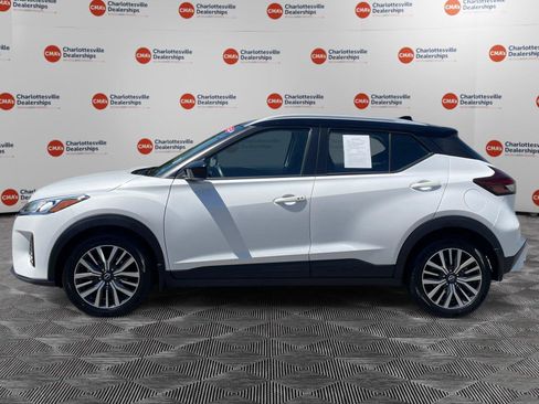 Used 2023 Nissan Kicks SV FWD image 2