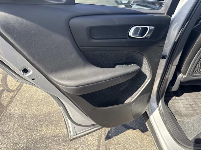 Used 2023 Volvo XC40 B5 Ultimate w/ Protection Package Premier AWD/4WD image 23